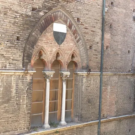 Piazza Del Campo's House