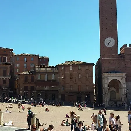 Piazza Del Campo's House * Sienne