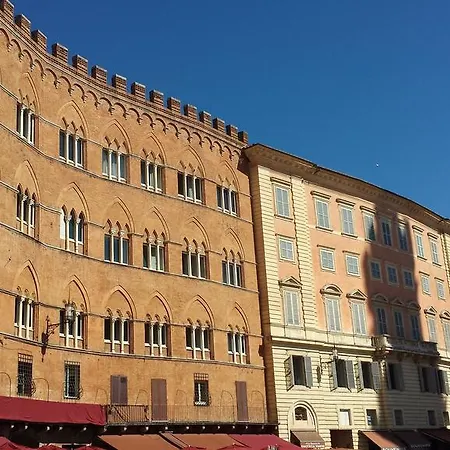 Piazza Del Campo's House Appartement Sienne